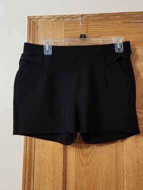 High-Waist Black Ponte Shorts with Front Pockets
